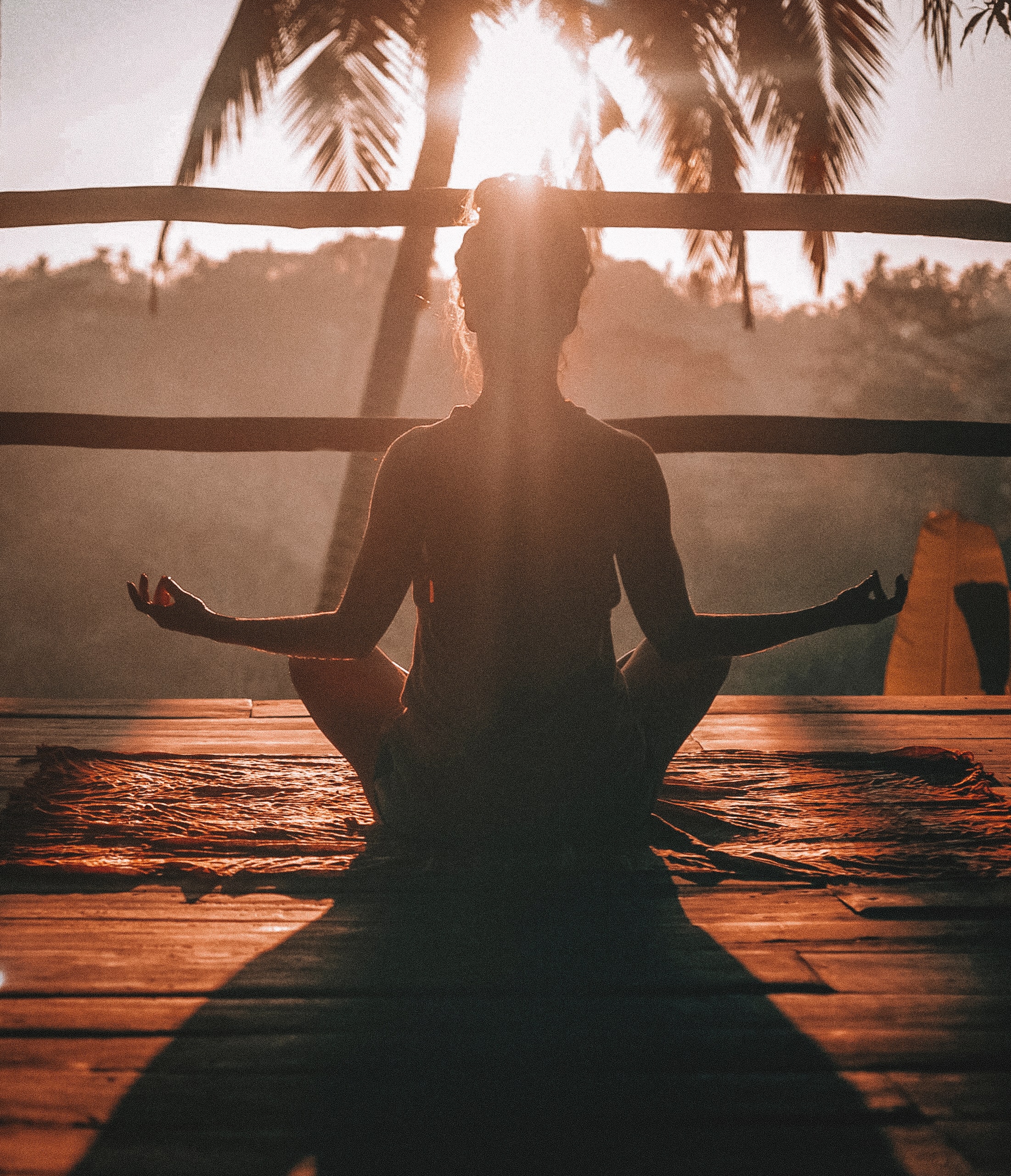 Women meditating to be more authentic